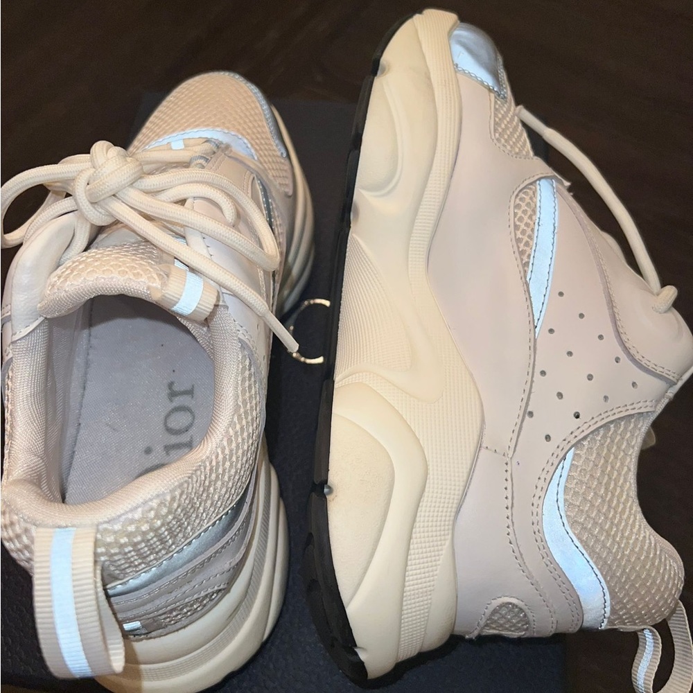 SOLD Dior B22 Sneakers - Picture 3 of 9